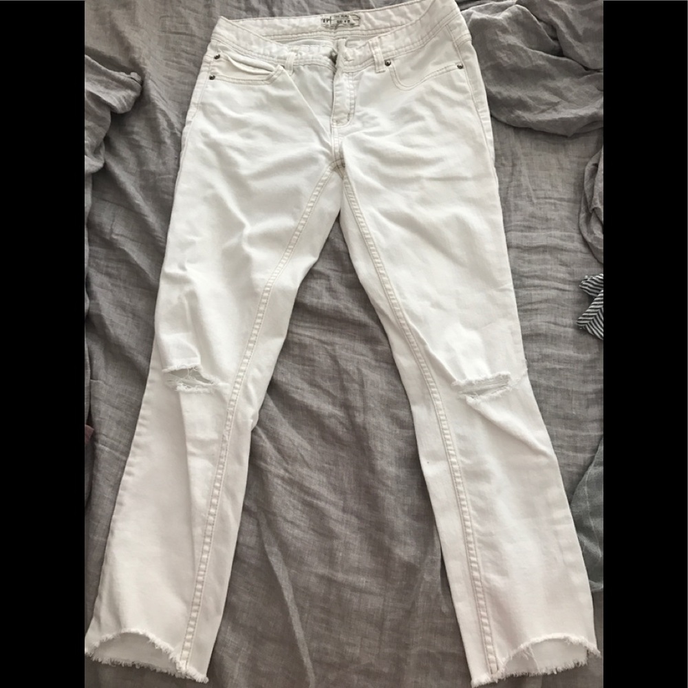 Free People Destructed ankle crops 27 inch
